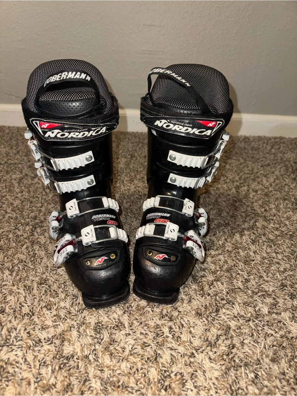 Nordica Dobermann youth/juniors ski boots Mondo 20-20.5